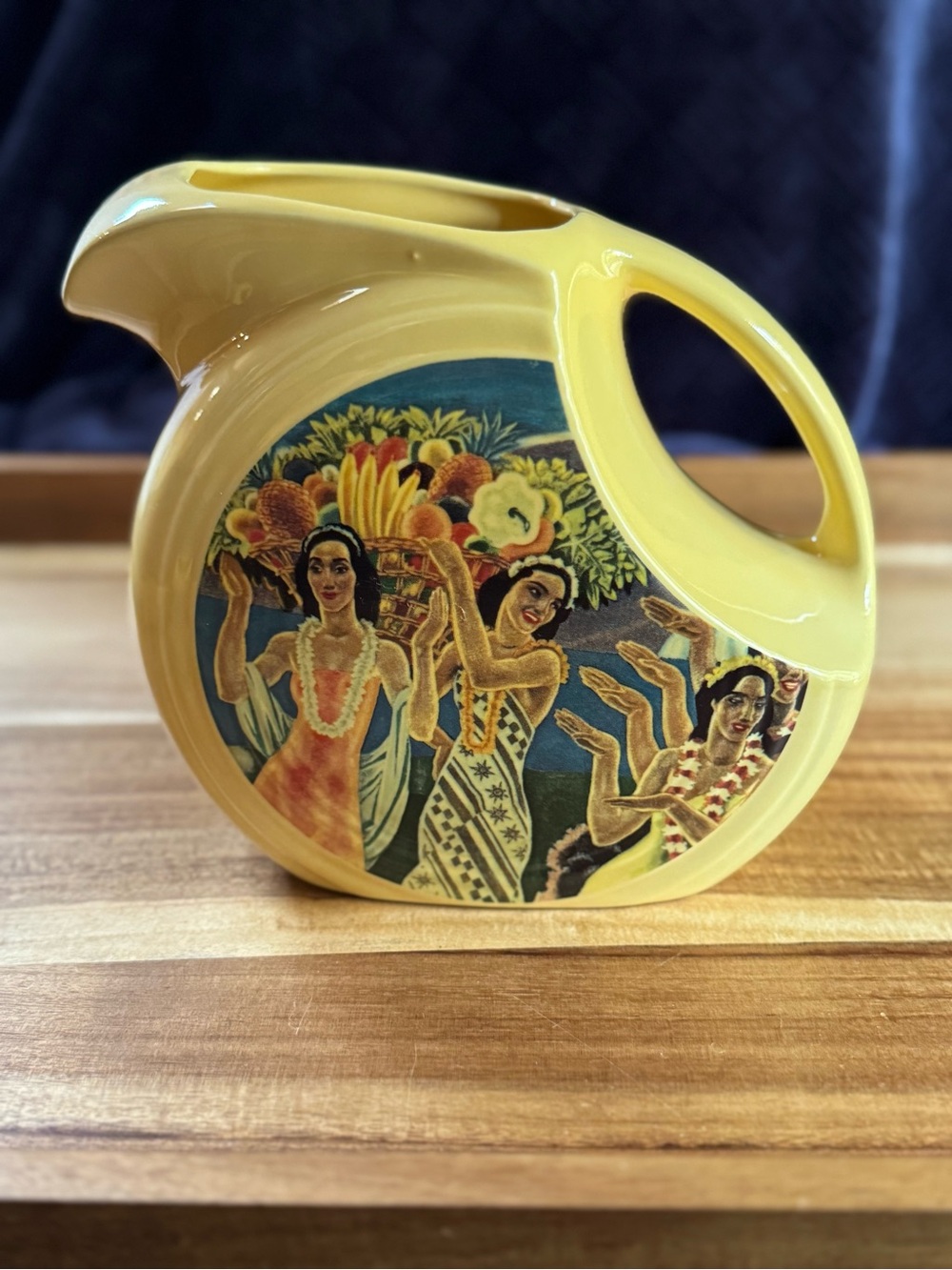 Fiesta Hawaiiana Ware Large Disc Pitcher Yellow Eugene Savage Island Feast 2002